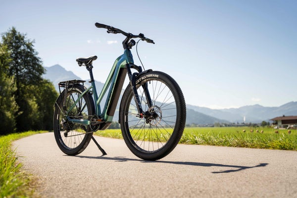 E-Suv Hybridi s&auml;hk&ouml;py&ouml;r&auml;t